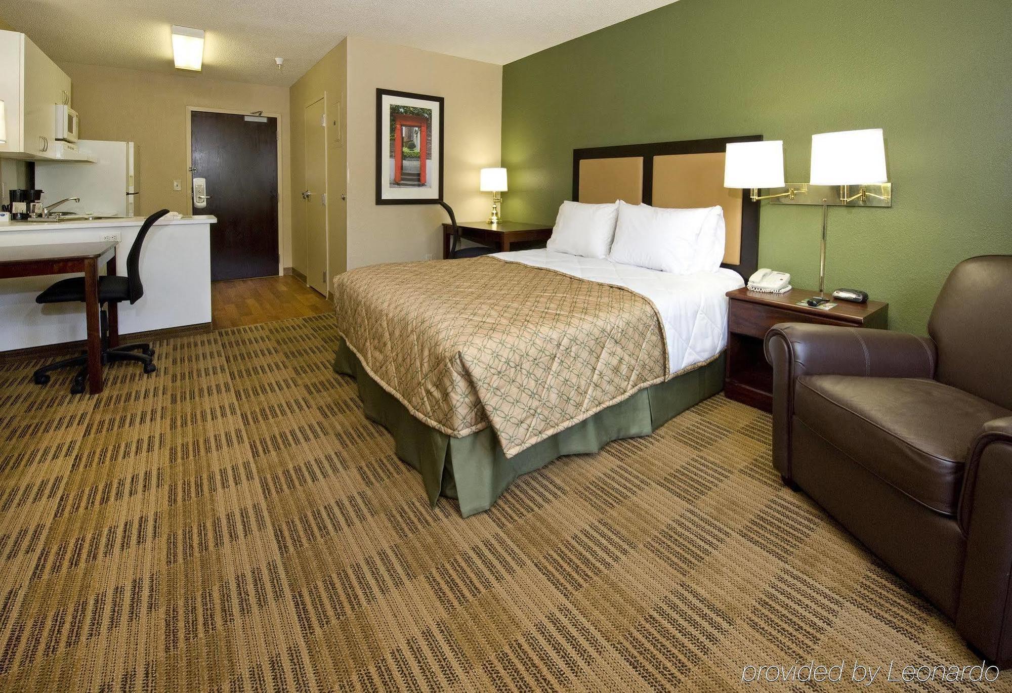 Extended Stay America Suites - San Diego - Carlsbad Village By The Sea Номер фото